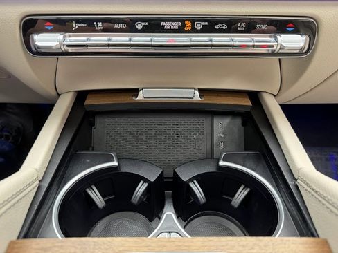 Used 2024 Mercedes-Benz GLE 450 4MATIC image 18