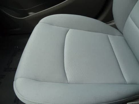Used 2022 Chevrolet Malibu LS FWD image 27