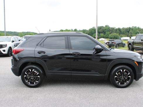 Used 2022 Chevrolet TrailBlazer LT w/ Convenience Package FWD image 5