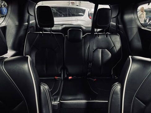 Certified 2025 Chrysler Pacifica Limited image 22