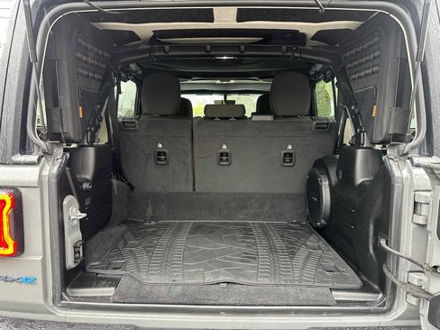 Used 2022 Jeep Wrangler Unlimited Rubicon 4xe AWD/4WD image 14