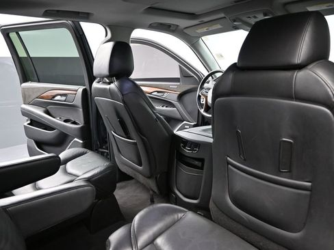Used 2020 Cadillac Escalade ESV Luxury image 22