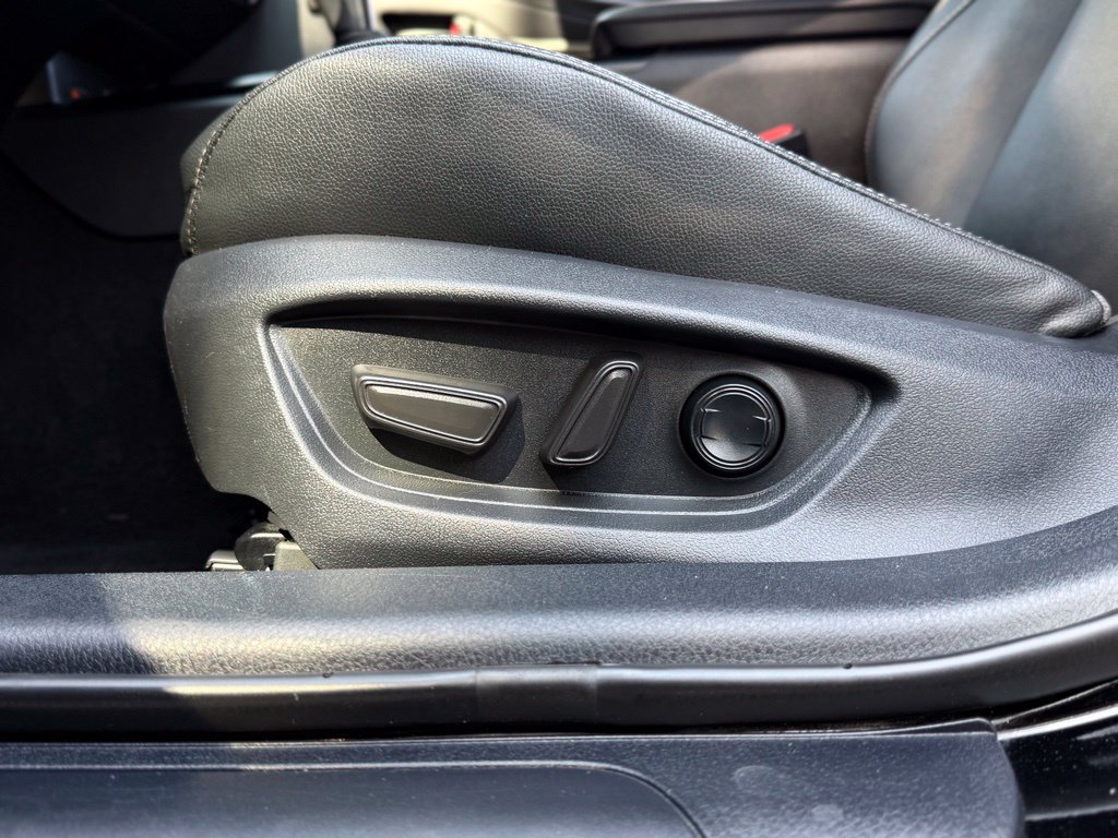 Used 2025 Toyota Camry SE FWD image 26