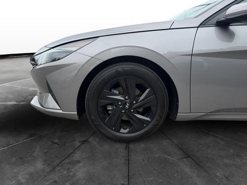 Used 2023 Hyundai Elantra SEL w/ Preferred Accessory Package FWD image 14