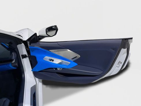 Used 2022 Chevrolet Corvette Stingray 3LT w/ Z51 Performance Package image 28