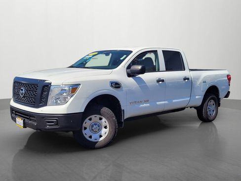 Used 2018 Nissan Titan S w/ S Utility Package image 6