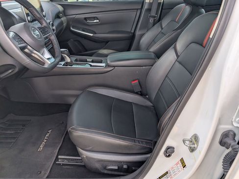 Used 2023 Nissan Sentra SR w/ SR Premium Package image 11