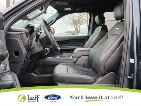 Used 2023 Ford Expedition Platinum image 12