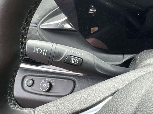 Used 2025 Buick Envista Sport Touring w/ Convenience I Package image 30