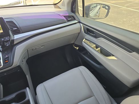 Used 2018 Honda Odyssey EX-L image 12