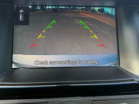 Used 2017 Nissan Pathfinder SV image 21