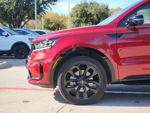 Certified 2023 Kia Sorento SX image 10
