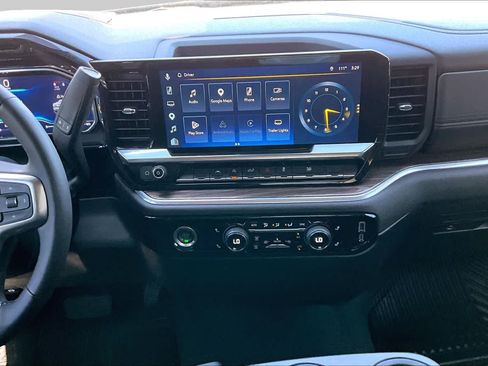 Used 2024 Chevrolet Silverado 1500 LT AWD/4WD image 7