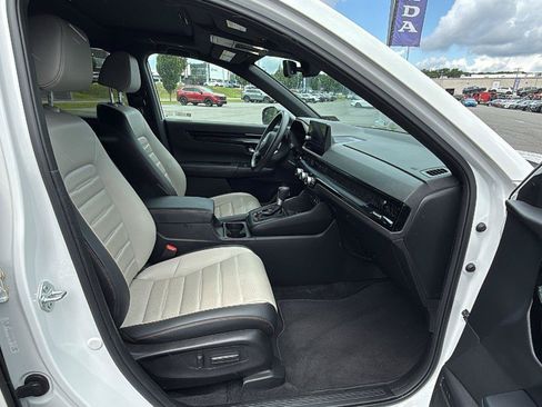 Used 2024 Honda CR-V Sport Touring image 18