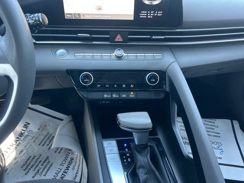Used 2024 Hyundai Elantra SEL FWD image 20