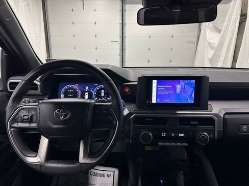 Used 2025 Toyota 4Runner TRD Off-Road AWD/4WD image 16