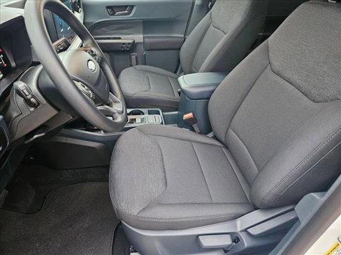 New 2025 Ford Maverick XL image 4