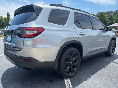 Certified 2026 Honda Pilot Black Edition image 5