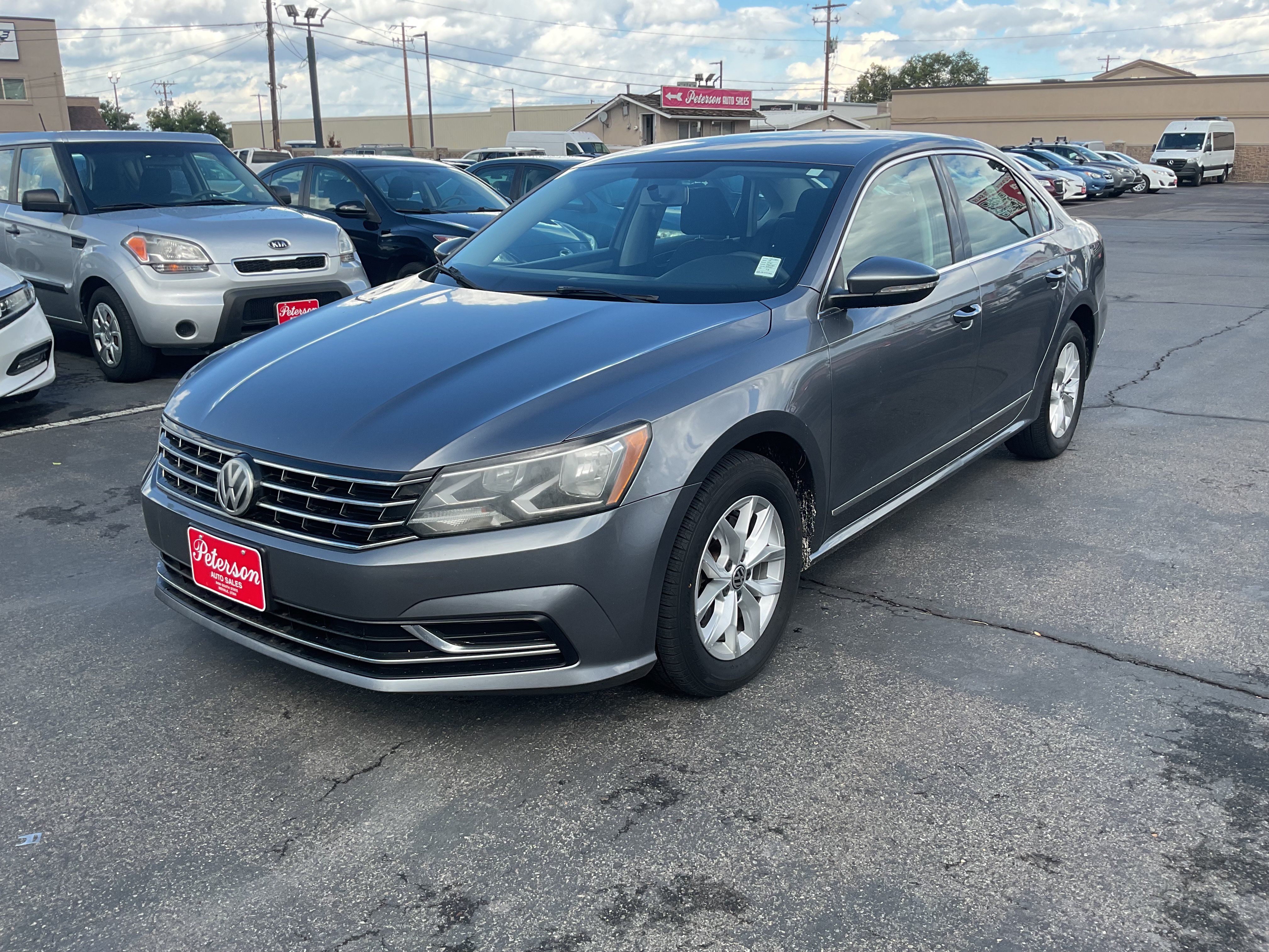 Used 2017 Volkswagen Passat 1.8T S FWD image 2