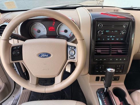 Used 2010 Ford Explorer Sport Trac Limited image 10