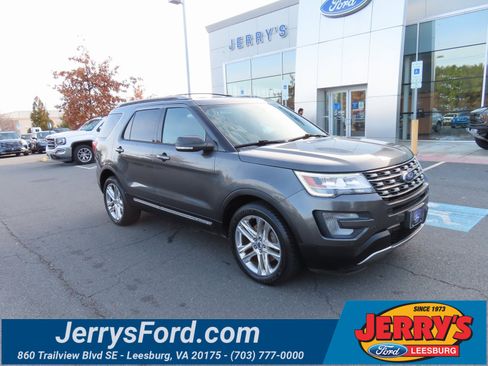 Used 2017 Ford Explorer XLT w/ Equipment Group 202A image 1
