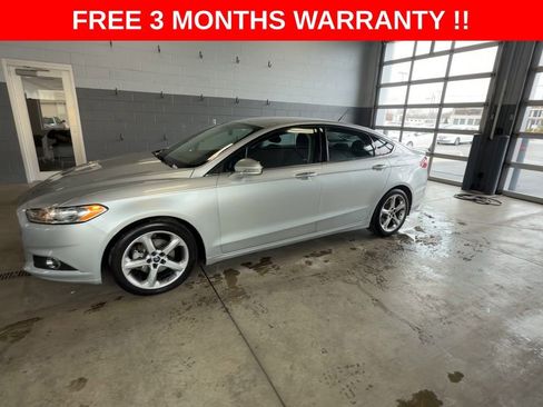 Used 2016 Ford Fusion SE w/ Equipment Group 201A FWD image 4
