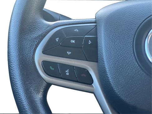 Used 2019 Jeep Cherokee Latitude w/ Popular Appearance Group image 13