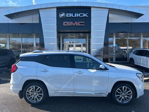 Used 2023 GMC Terrain Denali image 30