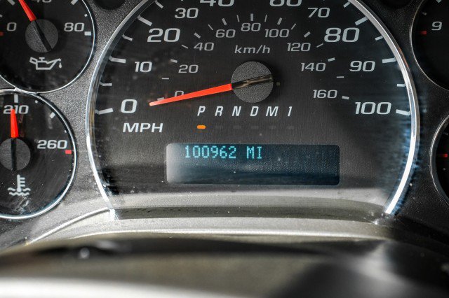Used 2020 Chevrolet Express 3500 w/ Driver Convenience Package RWD image 14