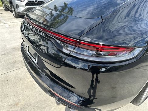 Used 2022 Porsche Panamera 4S image 22