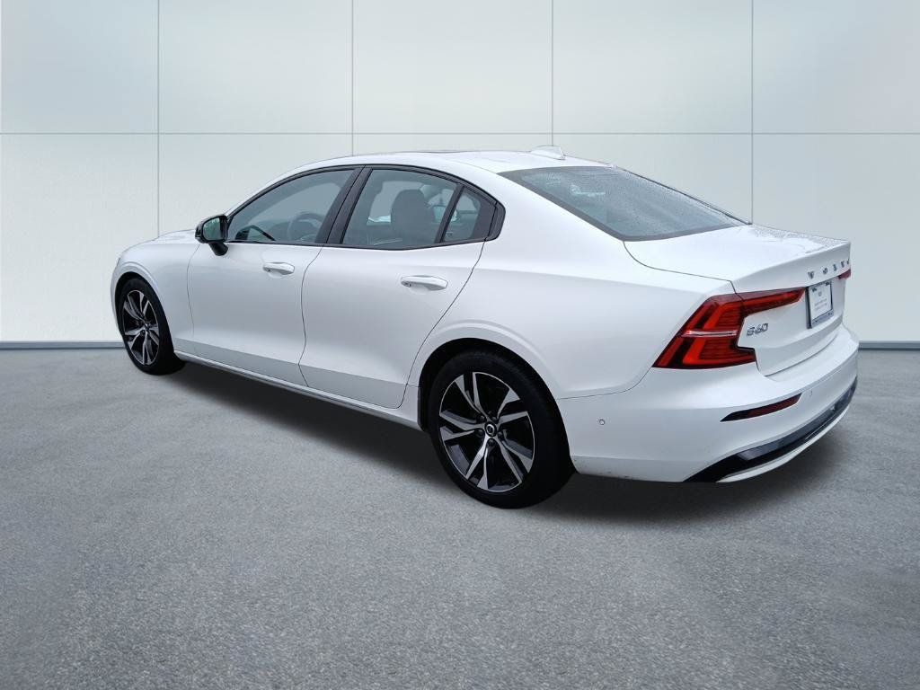 Used 2024 Volvo S60 B5 Plus FWD image 3