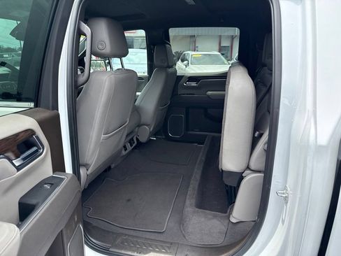 Used 2025 GMC Sierra 1500 SLT RWD image 11