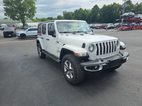Used 2021 Jeep Wrangler Unlimited Sahara w/ Uconnect 4C Nav & Sound Group AWD/4WD image 4