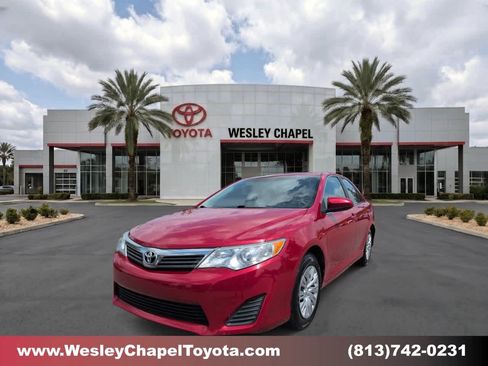 Used 2012 Toyota Camry FWD image 1