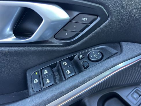 Used 2019 BMW 330i Sedan w/ Convenience Package image 22