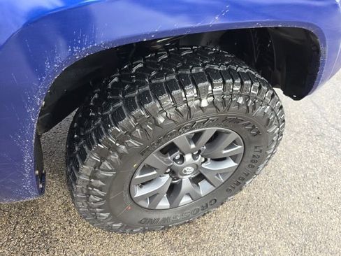 Used 2023 Toyota Tacoma SR5 w/ Technology Package image 14