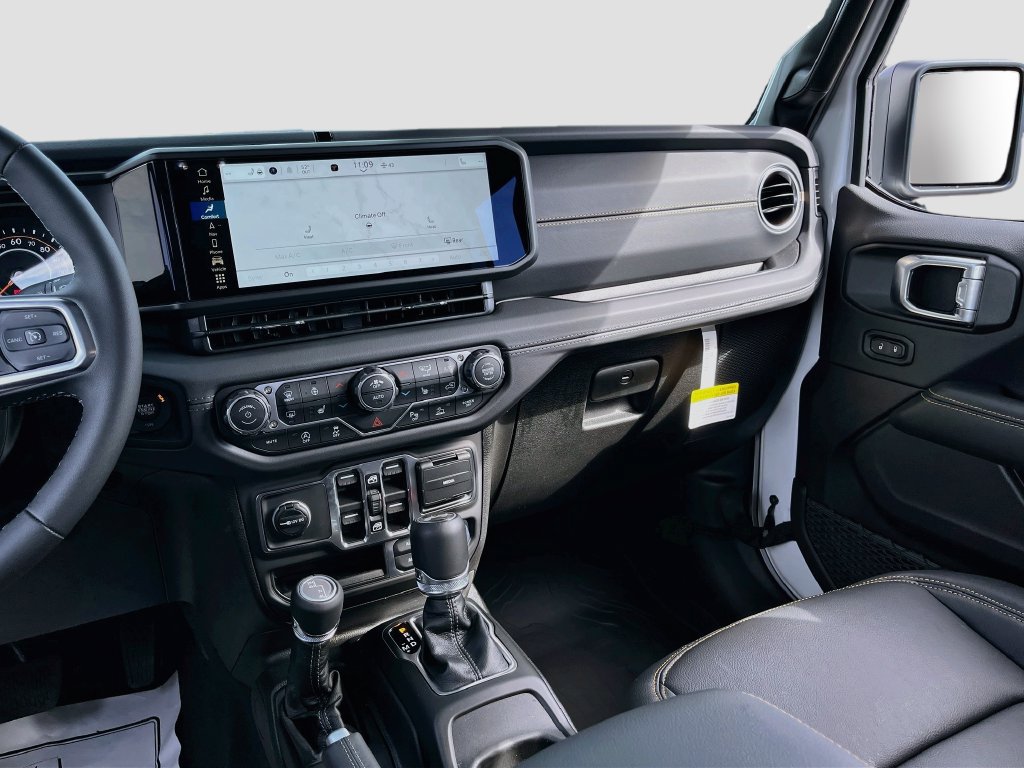 New 2026 Jeep Wrangler Unlimited Sahara AWD/4WD image 23