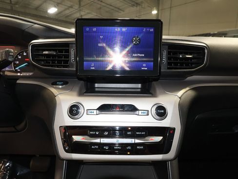 Used 2023 Ford Explorer XLT w/ Equipment Group 202A image 16