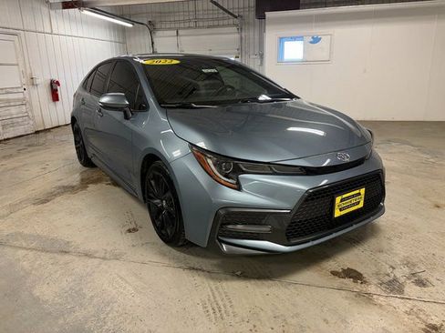 Used 2022 Toyota Corolla SE image 3
