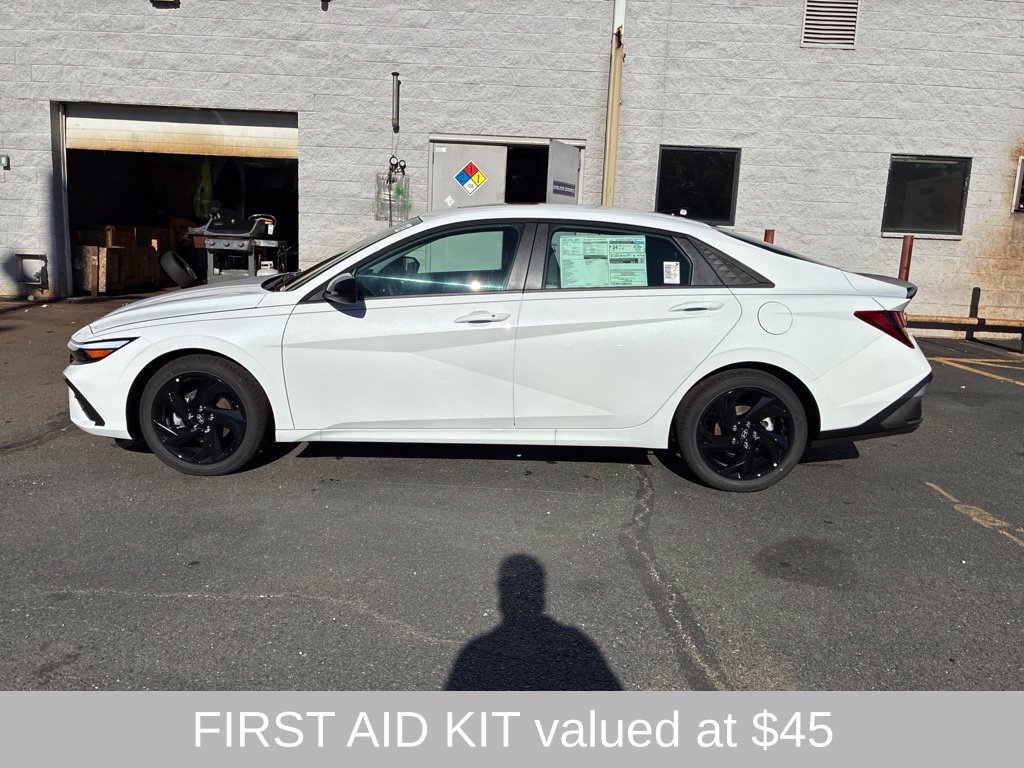New 2026 Hyundai Elantra SEL Sport FWD image 4