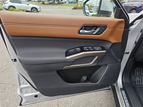 New 2025 Nissan Pathfinder Platinum w/ Cargo Package image 18