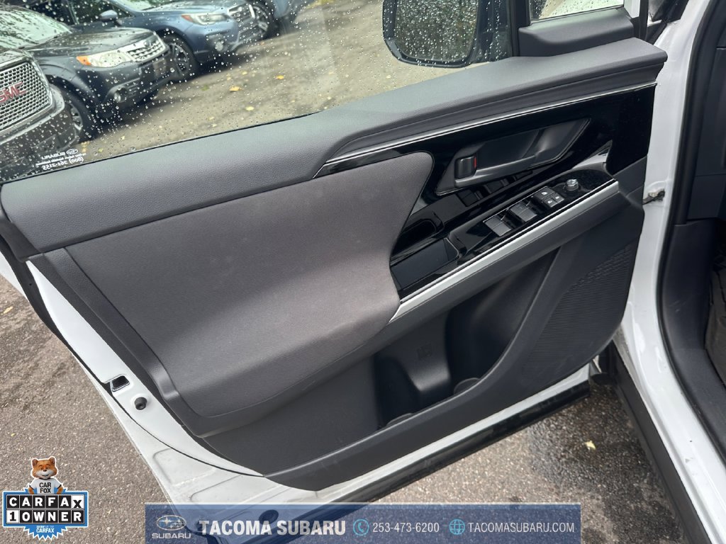 Used 2023 Subaru Solterra AWD image 11