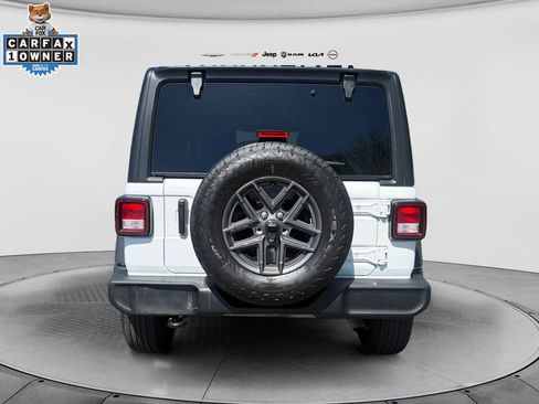 Used 2025 Jeep Wrangler Unlimited Sport AWD/4WD image 4