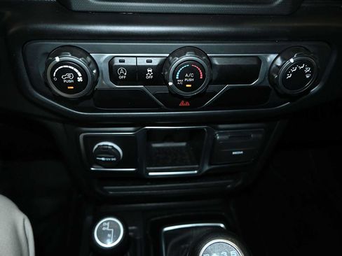 Used 2020 Jeep Wrangler Sport AWD/4WD image 21