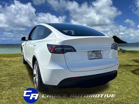 Used 2022 Tesla Model Y Long Range image 5