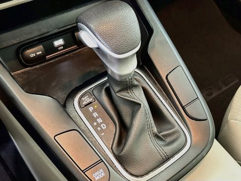 Certified 2023 Kia Soul LX FWD image 16