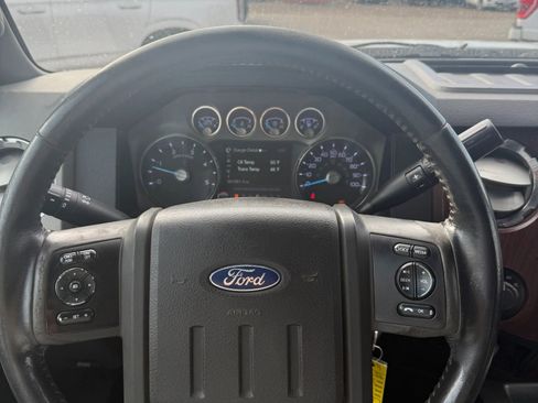 Used 2011 Ford F250 Lariat image 18