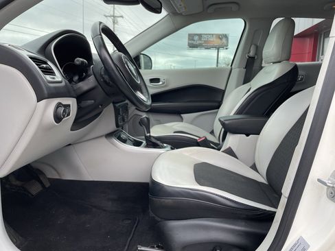 Used 2018 Jeep Compass Latitude w/ Popular Equipment Group image 10