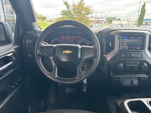 Used 2020 Chevrolet Silverado 1500 Custom w/ Custom Value Package AWD/4WD image 8