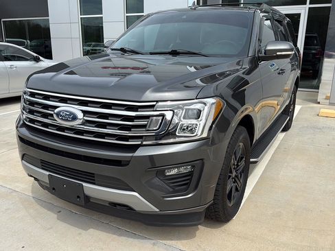 Used 2021 Ford Expedition XLT image 11